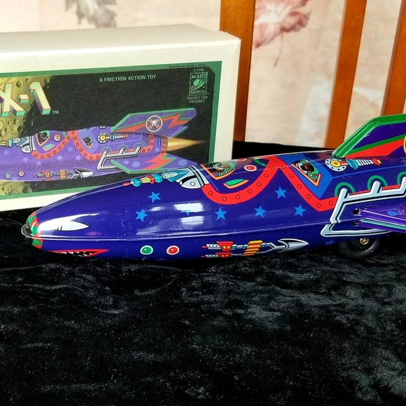 RAIDER X-1 TIN Friction ROCKET (Blue Color) - Picture 4 of 4